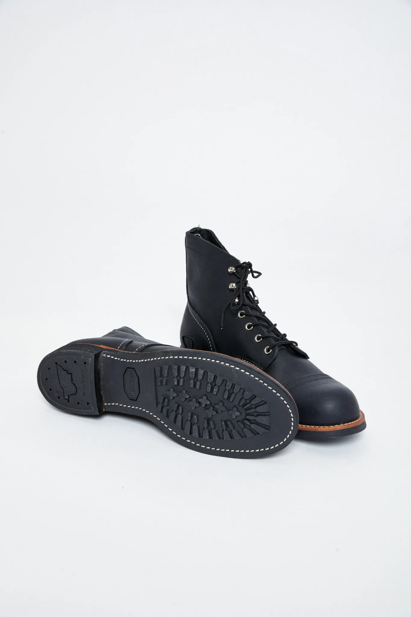 8084 Iron Ranger Black Harness