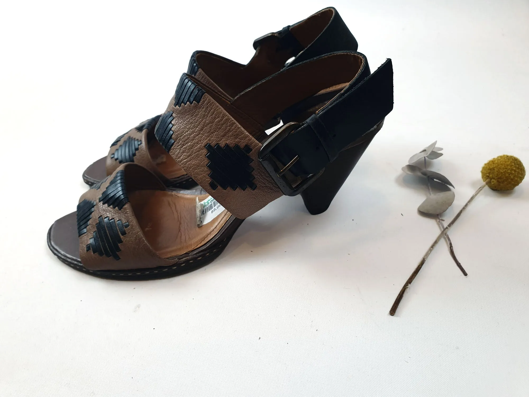 Clarks brown leather heels with black detail size UK 5 / AU 7 (best fits 7.5)