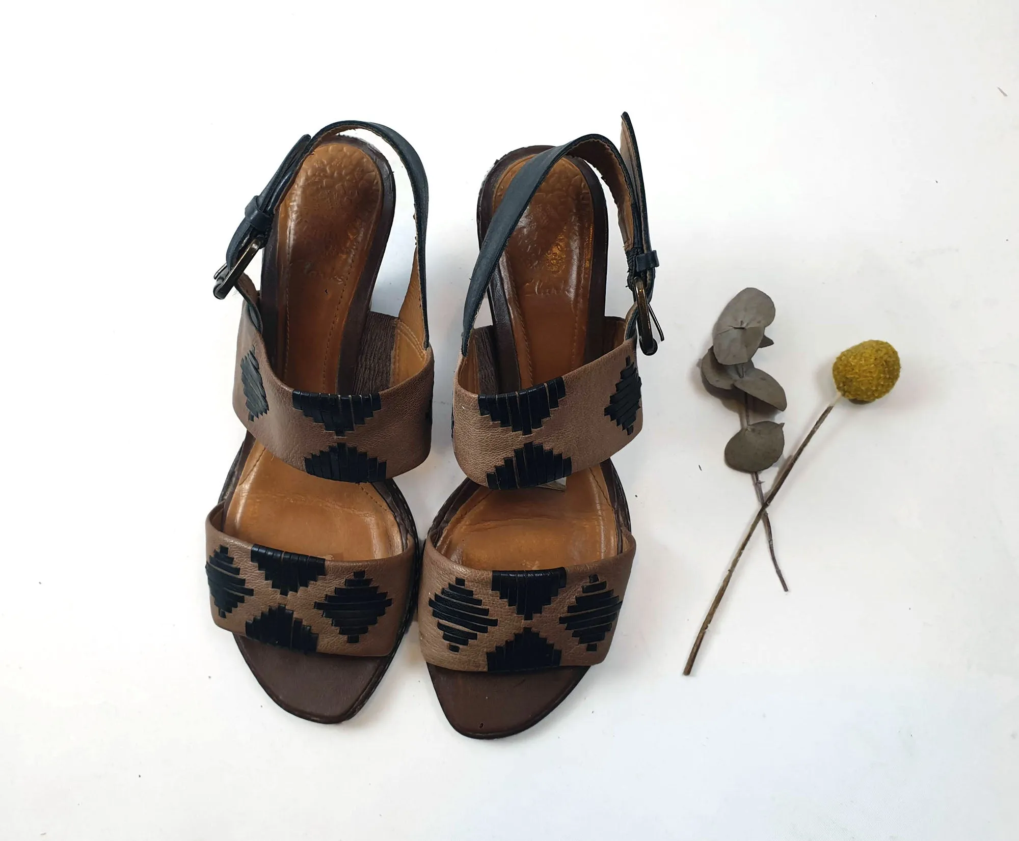 Clarks brown leather heels with black detail size UK 5 / AU 7 (best fits 7.5)