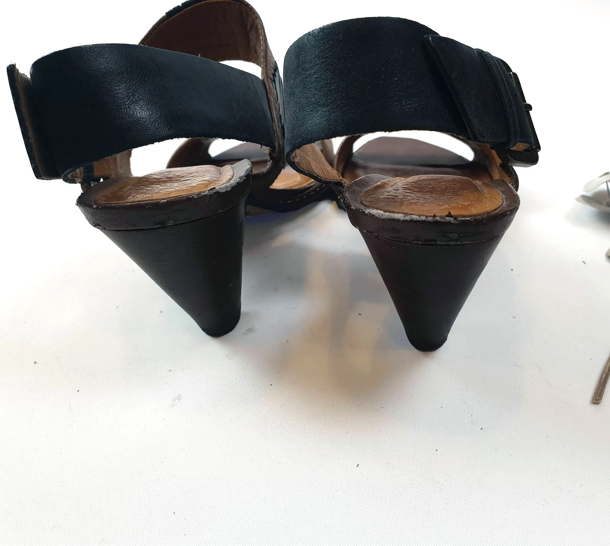 Clarks brown leather heels with black detail size UK 5 / AU 7 (best fits 7.5)