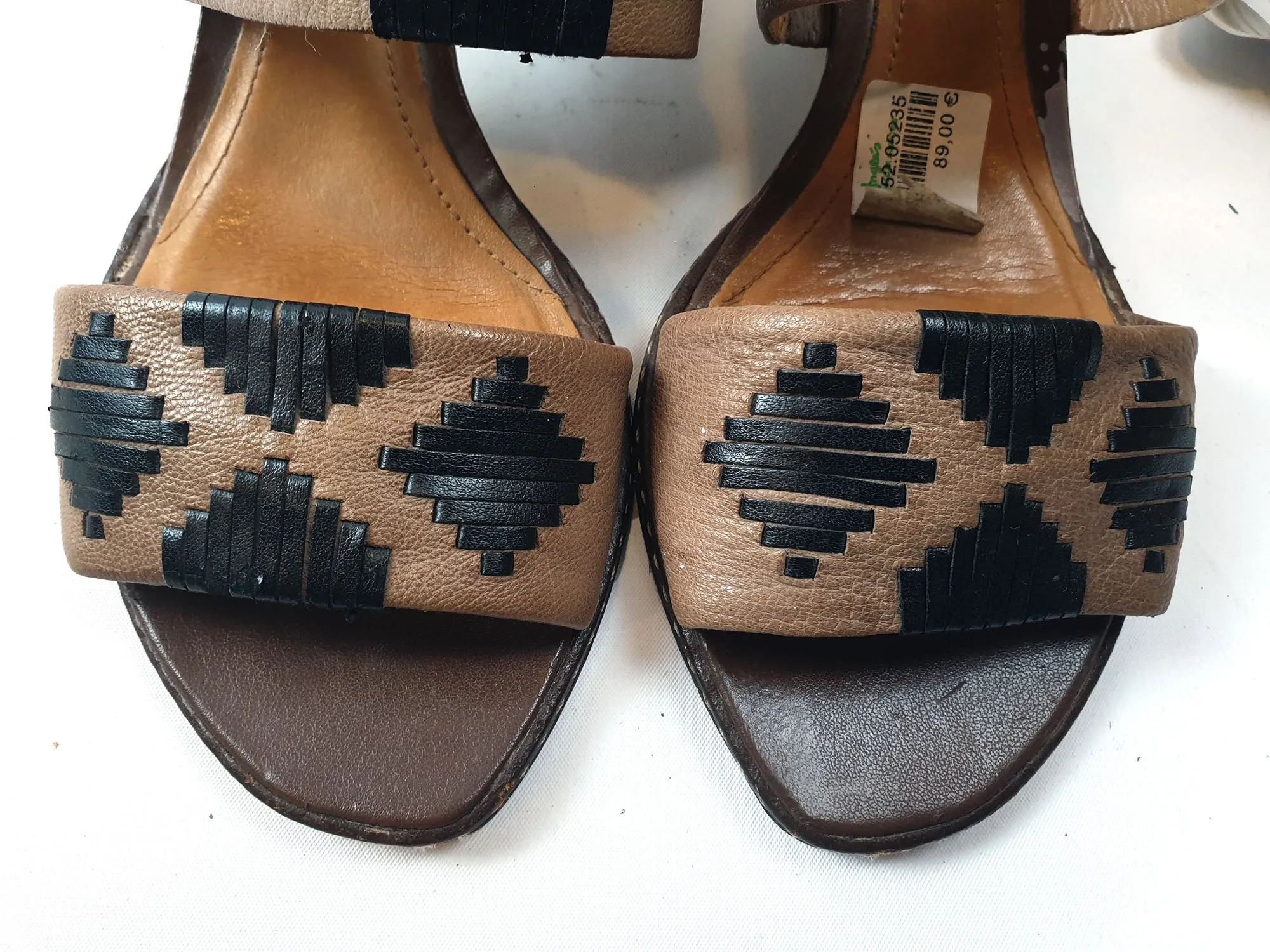 Clarks brown leather heels with black detail size UK 5 / AU 7 (best fits 7.5)