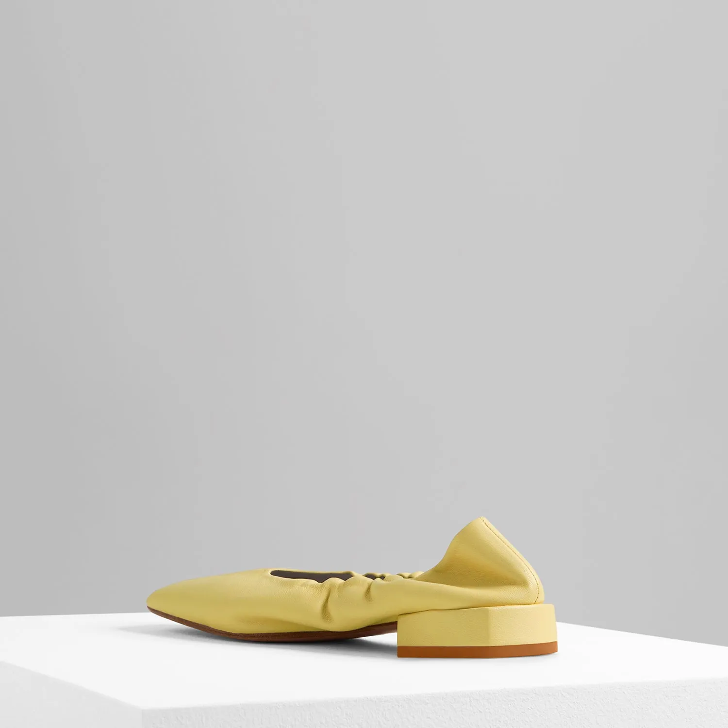 Gio Flats in Sole