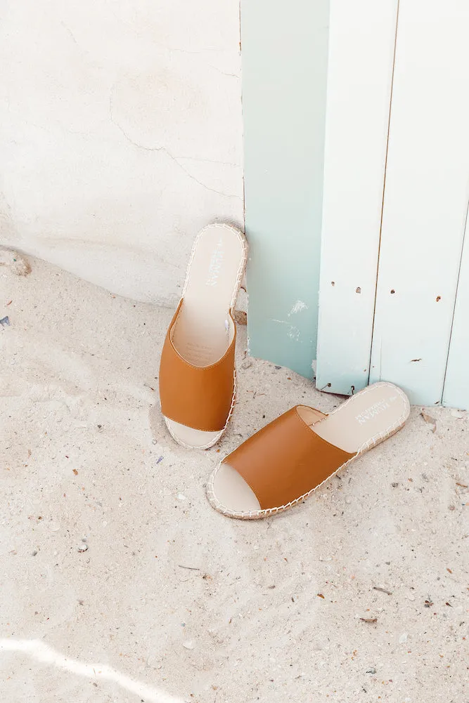 HUMAN PREMIUM Payton Slides Tan
