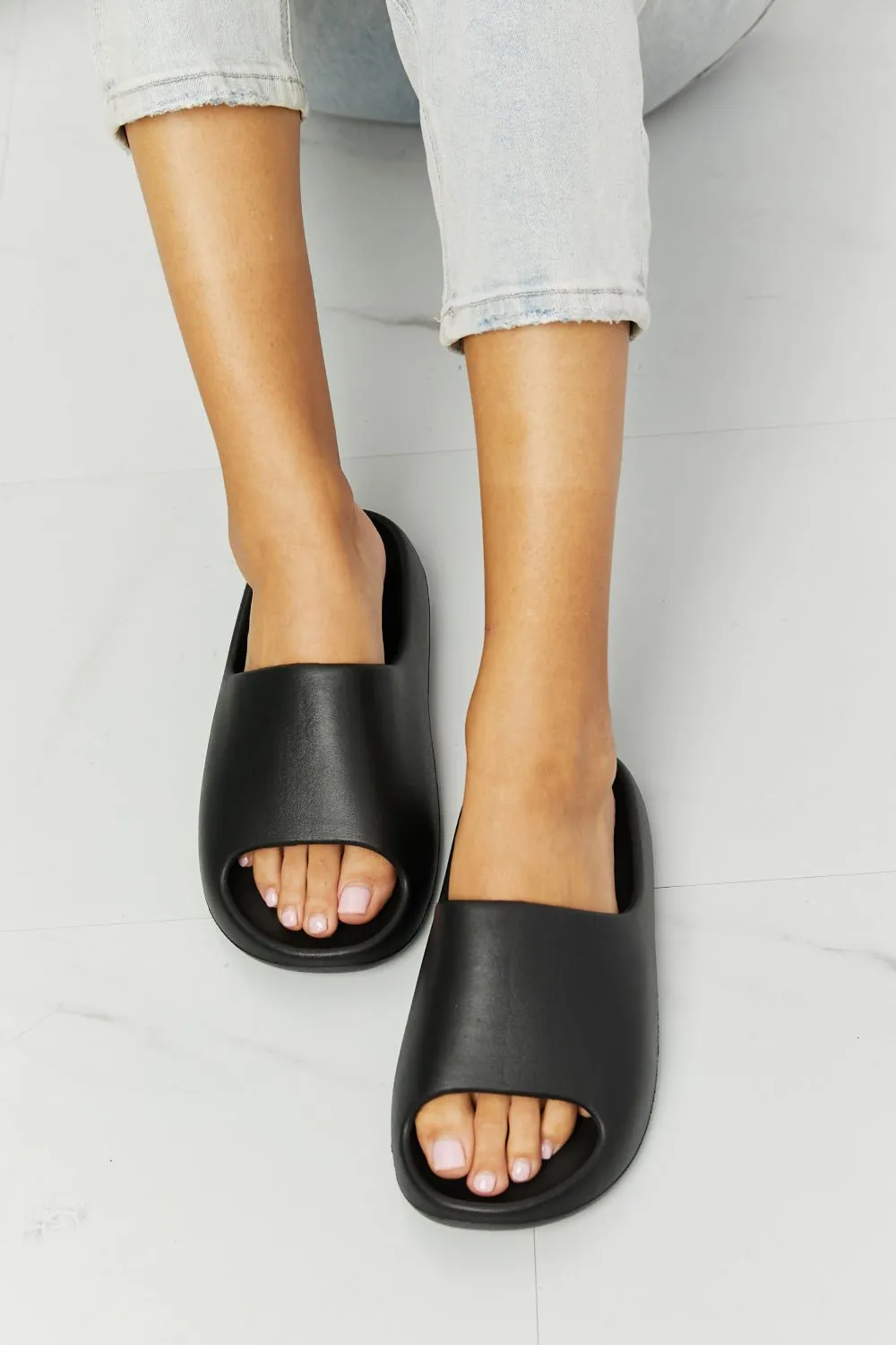 Open Toe Rubber Slide Sandals in Black