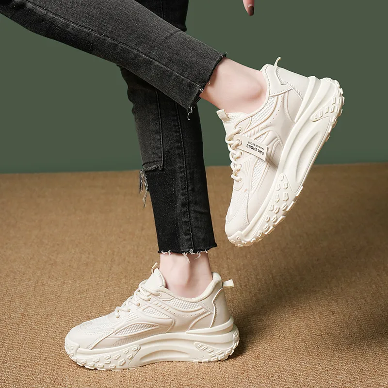 Soft sole breathable casual shoes