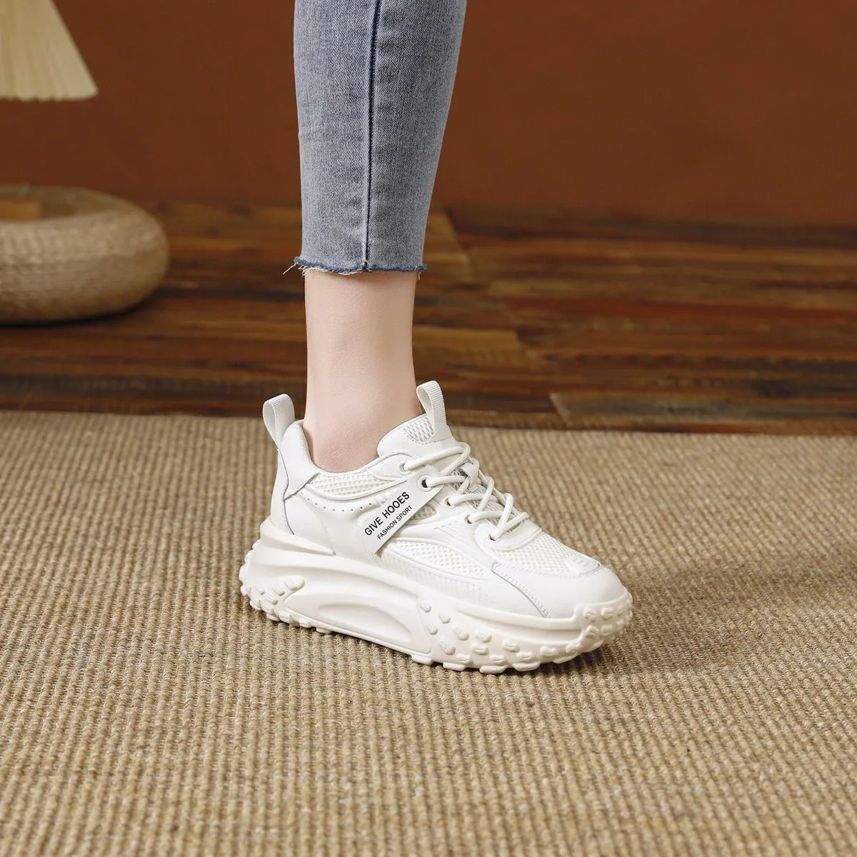 Soft sole breathable casual shoes