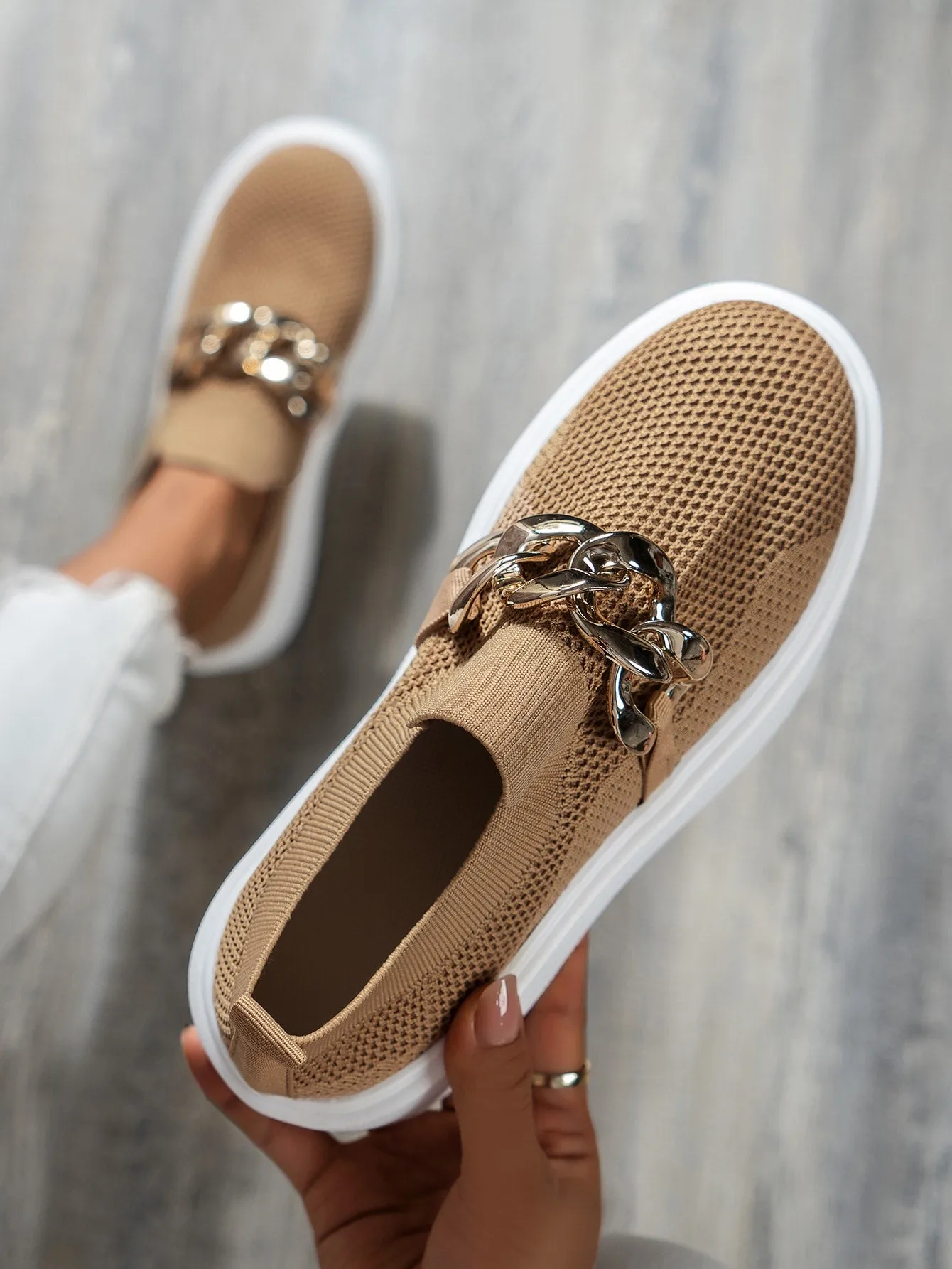 Women's Breathable Chain Decor Slip On Shoes