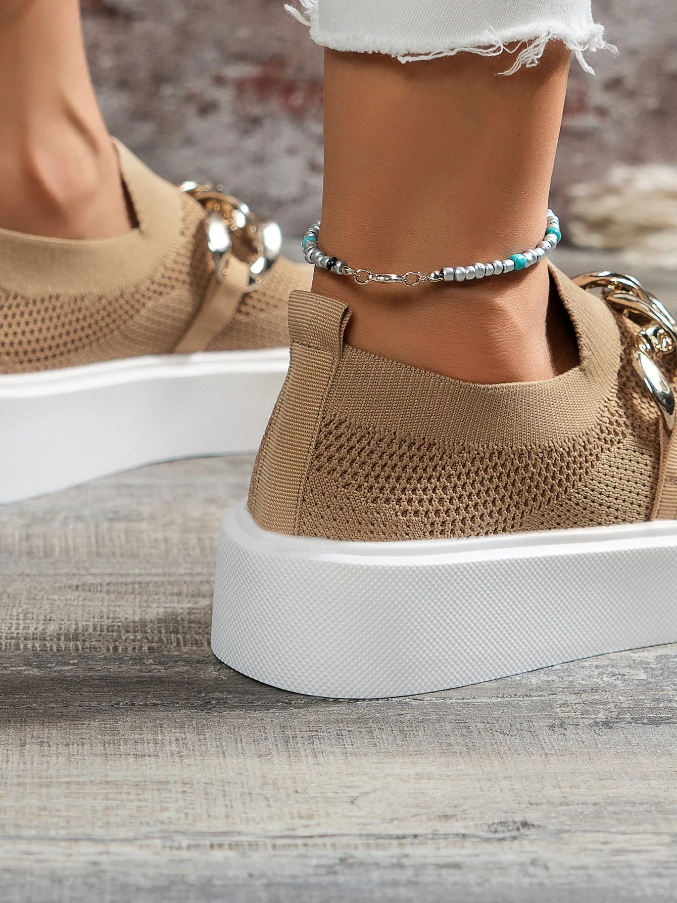 Women's Breathable Chain Decor Slip On Shoes